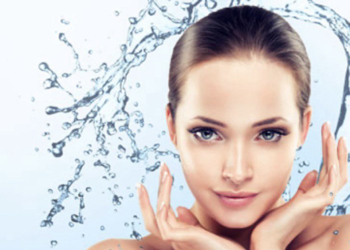 هیدرودرمی و آبرسانی پوست صورت: روشهای جوانسازی و شادابی پوست