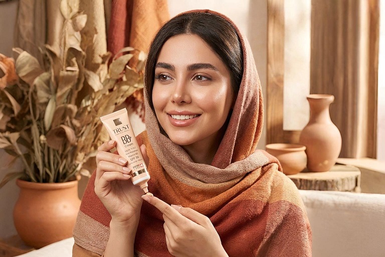 بی بی کرم بهتره یا سی سی کرم؟ راهنمای علمی انتخاب بهترین کرم رنگی برای پوست شما